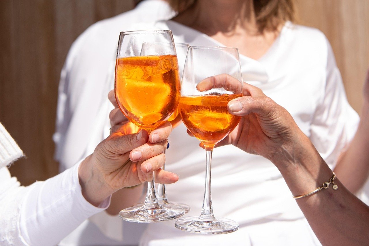 Cocktail Party pen ash glasses 4111357 1280